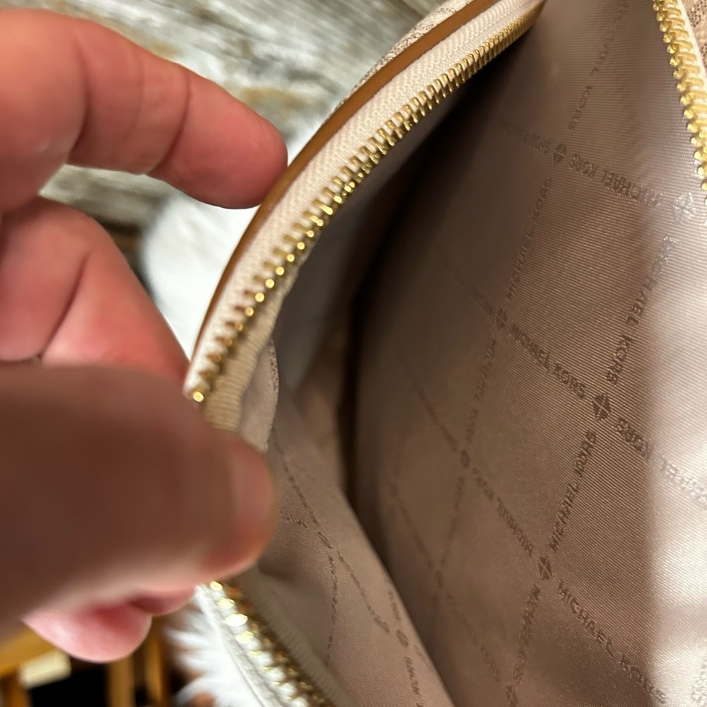 Michael Kors Abbey Fashion Backpack In Vanilla/Acorn - Picture 12 of 14